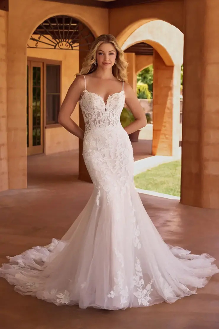Breathtaking Fit And Flare Wedding Gown With Dramatic Tulle Skirt # Y3