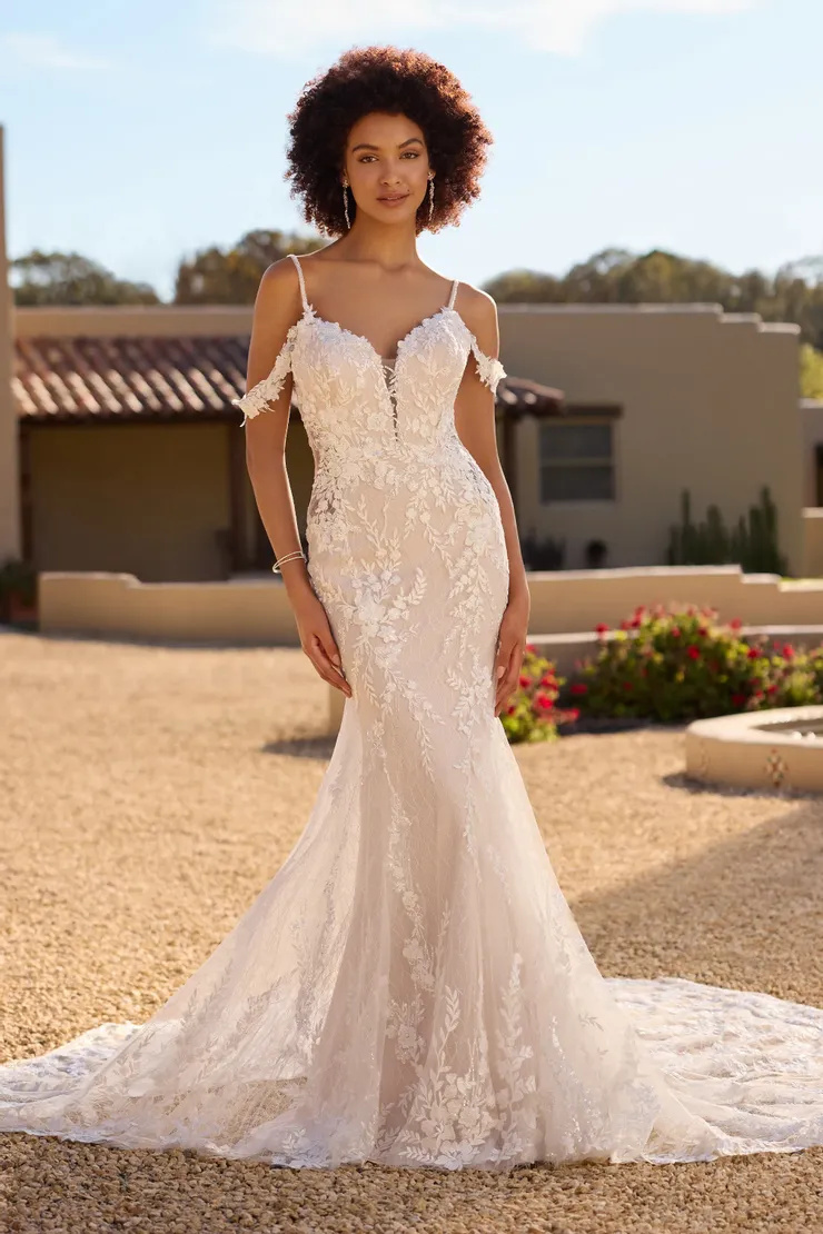Sexy Fit-And-Flare Gown With Cold-Shoulder Straps