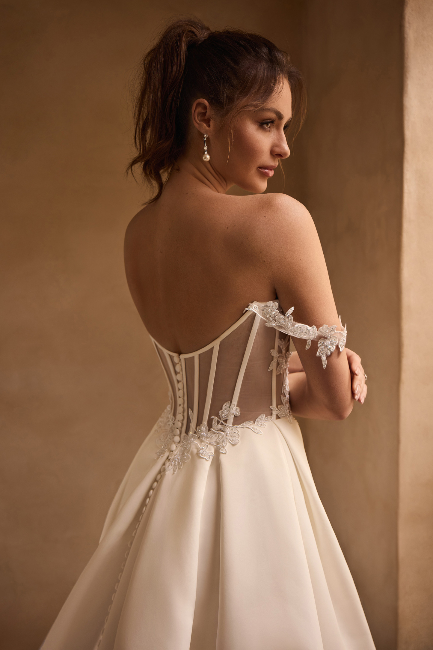 Elegant Ballgown with Lace and Boning Details Rue | Style Y3171