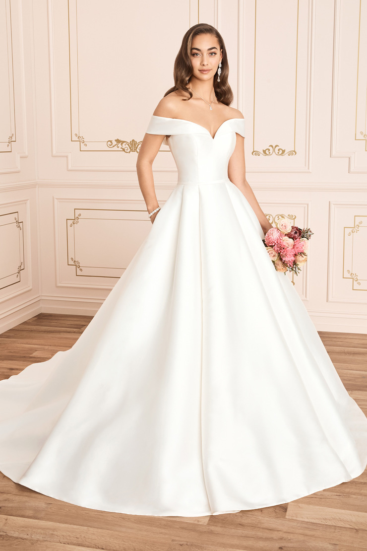 Classic Modern Ballgown With Pockets KENNEDY | STYLE Y12014
