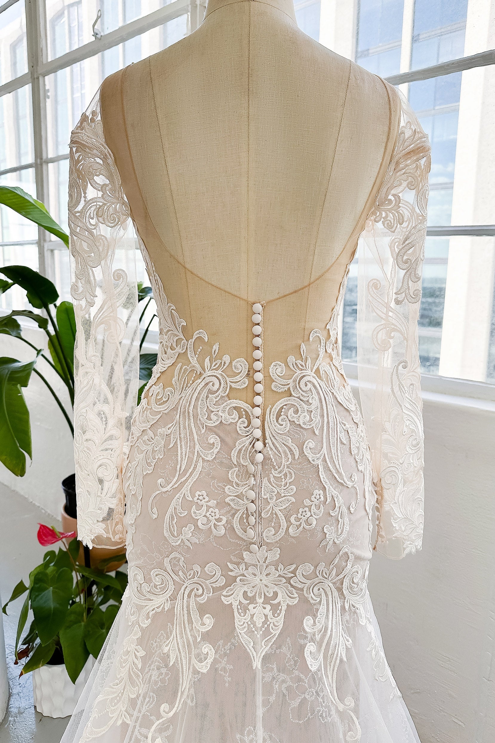 Trumpet-Mermaid Chapel Train Lace Tulle Wedding Dress