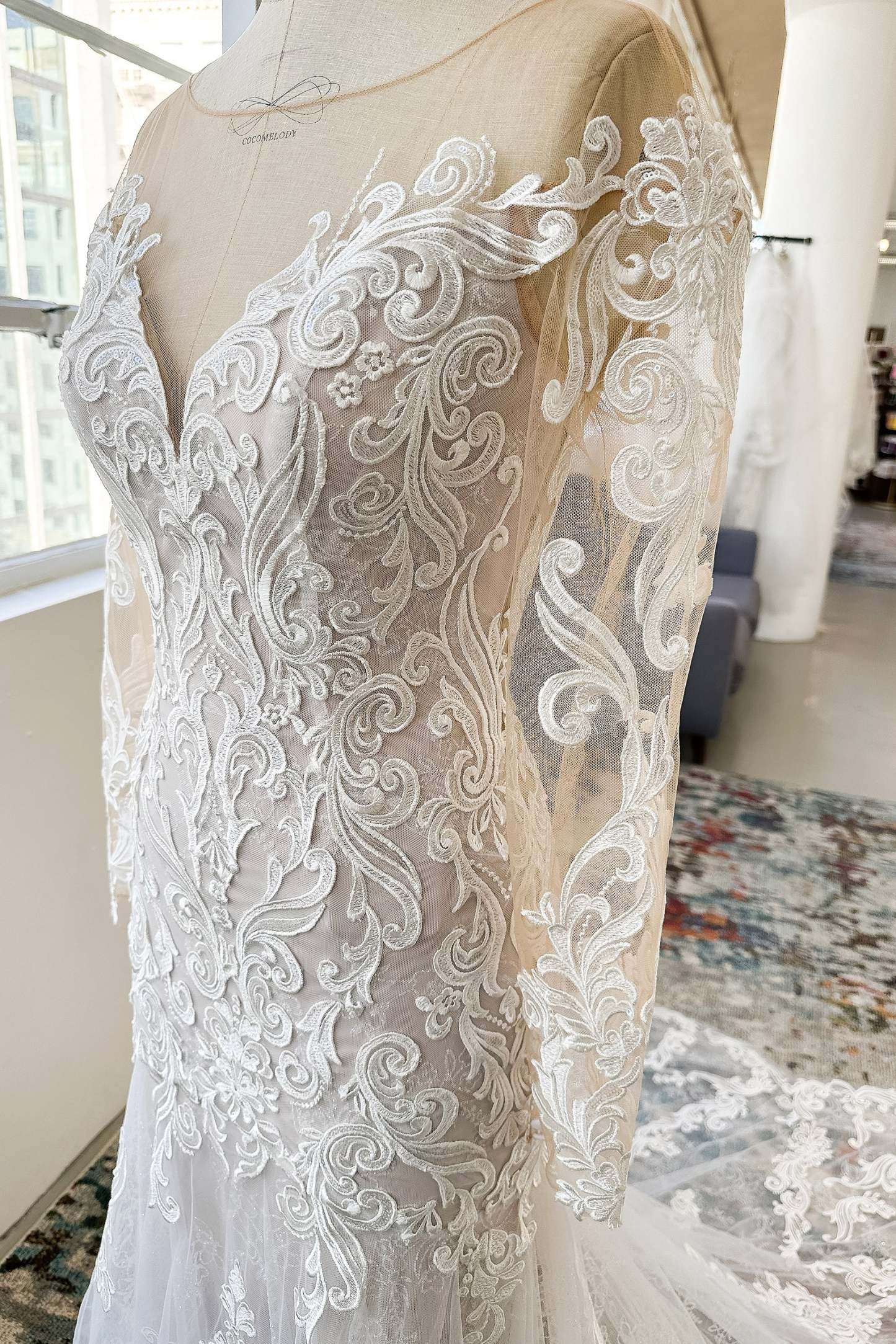 Trumpet-Mermaid Chapel Train Lace Tulle Wedding Dress