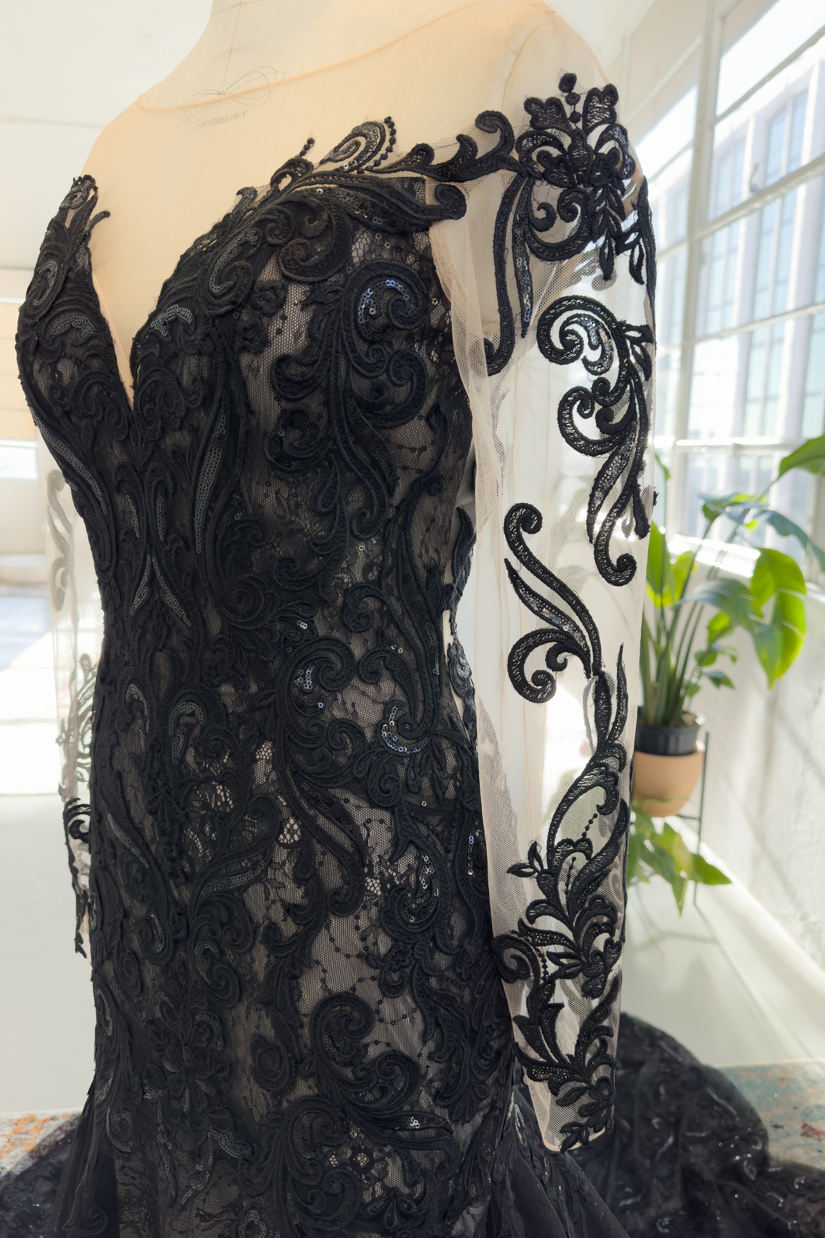 Trumpet-Mermaid Chapel Train Lace Tulle Wedding Dress CW3009