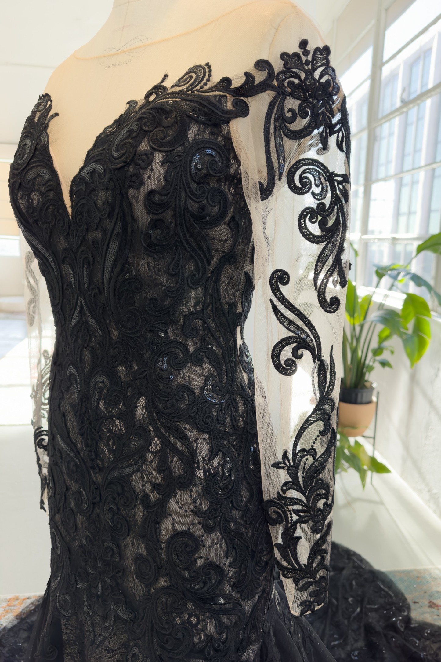 Trumpet-Mermaid Chapel Train Lace Tulle Wedding Dress CW3009