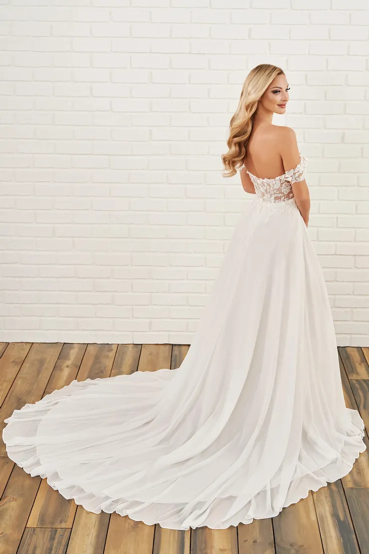 A-Line Plunging V-Neck Chiffon Off-the-Shoulder Wedding Dress #E511