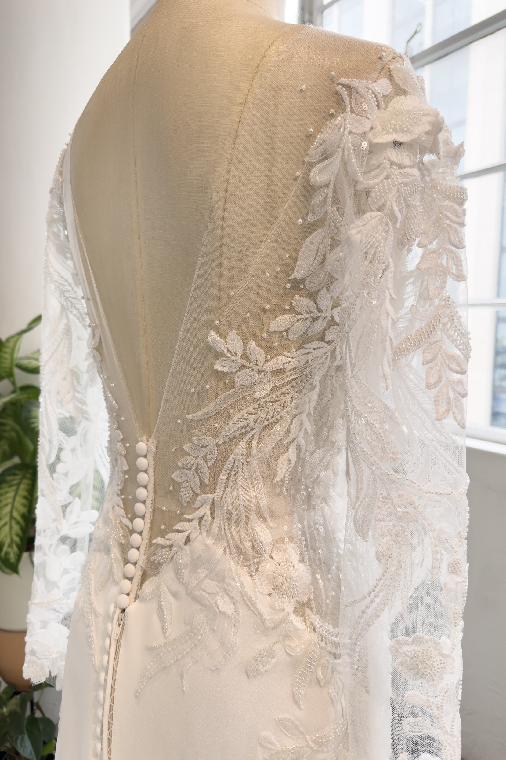 Trumpet-Mermaid Chapel Train Lace Wedding Dress