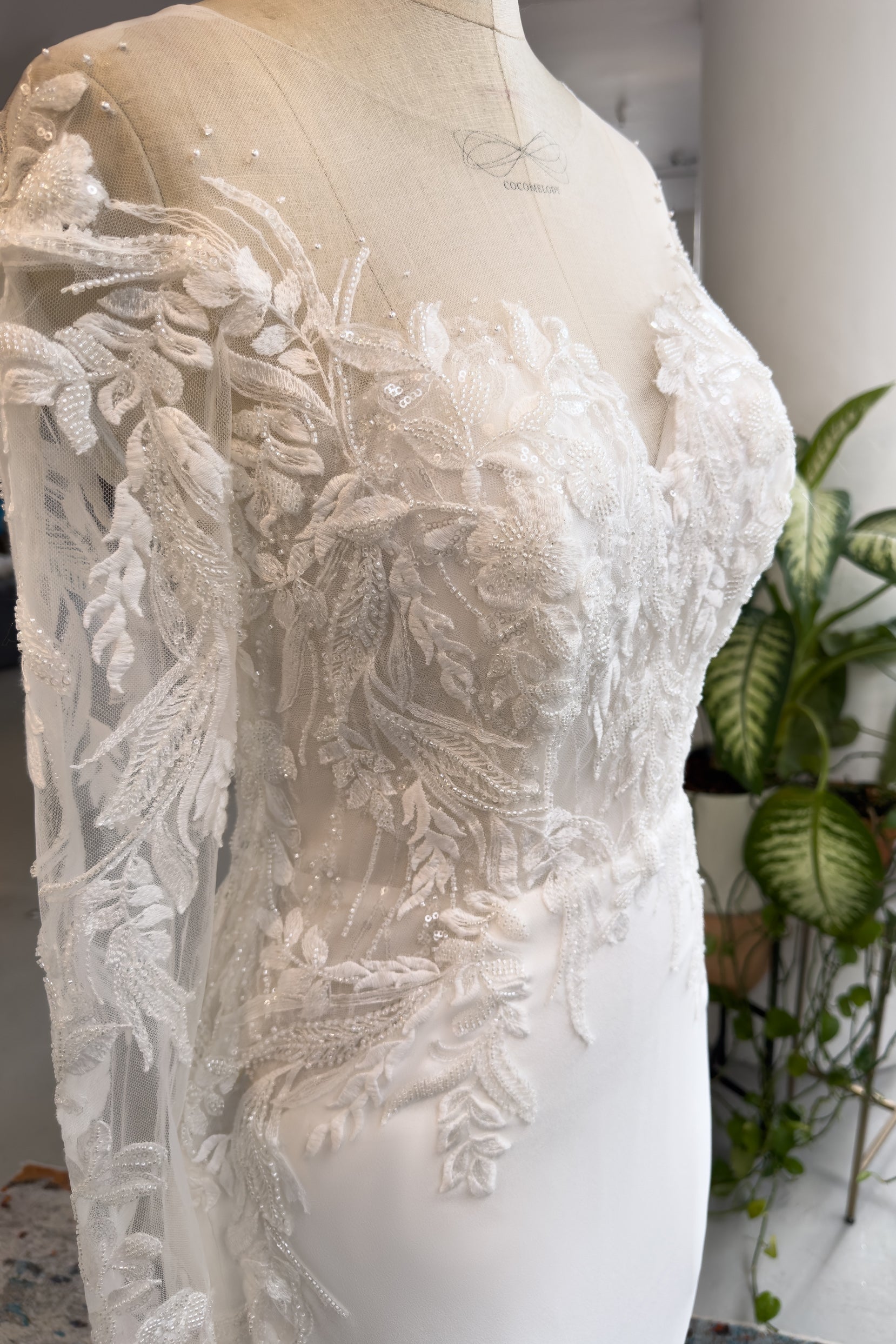 Trumpet-Mermaid Chapel Train Lace Wedding Dress