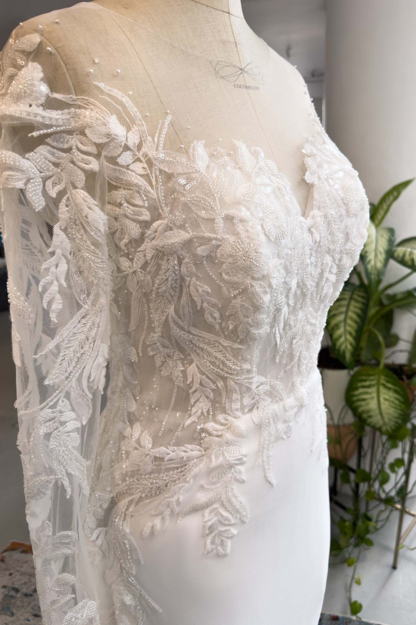 Trumpet-Mermaid Chapel Train Lace Wedding Dress