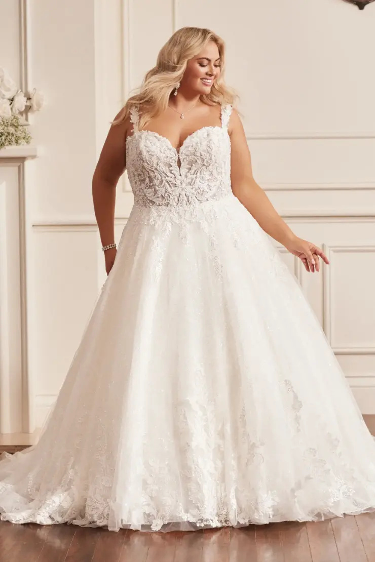 Romantic Sweetheart-Neckline Lace Ballgown #ST2226