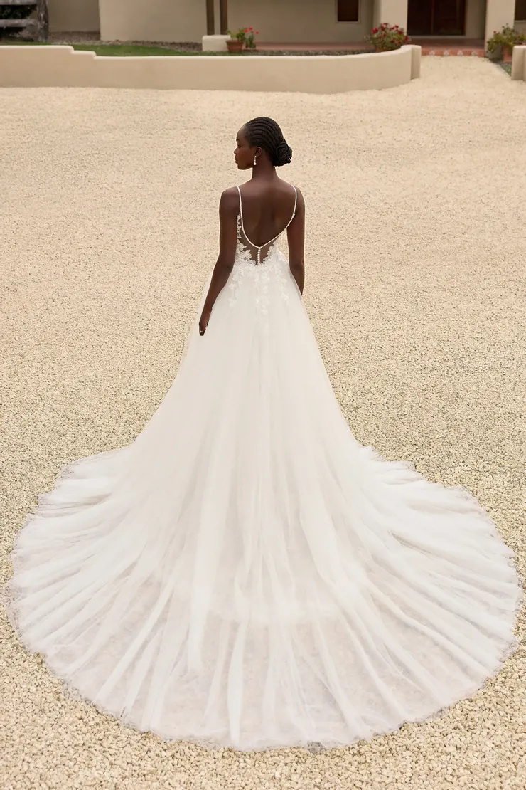 Glamorous Detachable Train With Luxurious Details # ST630TRAIN