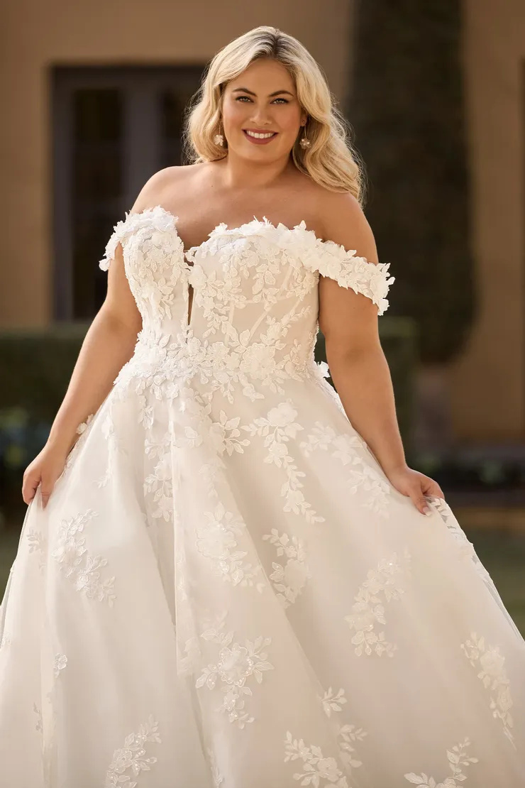 Timeless Voluminous Ball Gown Wedding Dress With 3D Lace # ST631