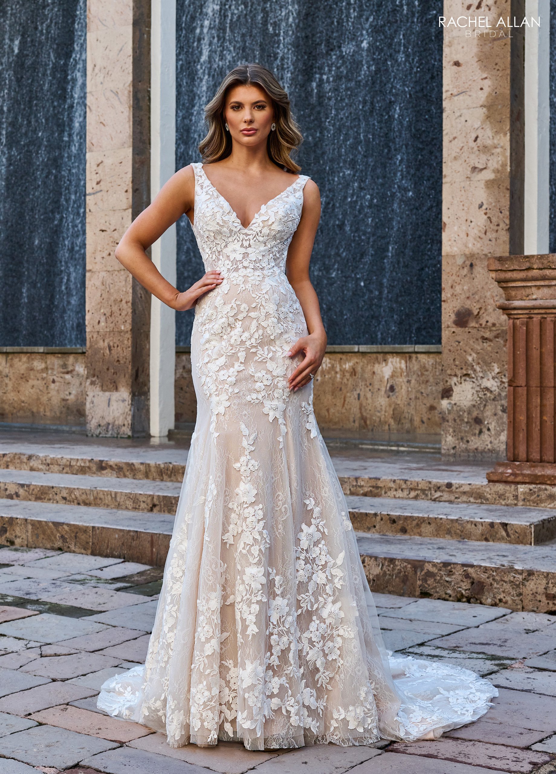 Stunning Mermaid Deep V-Neck Floral Lace Embroidery Wedding Dress RB3199