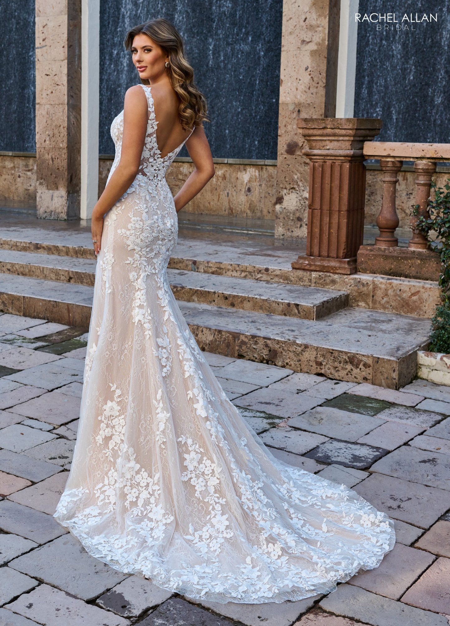 Stunning Mermaid Deep V-Neck Floral Lace Embroidery Wedding Dress RB3199