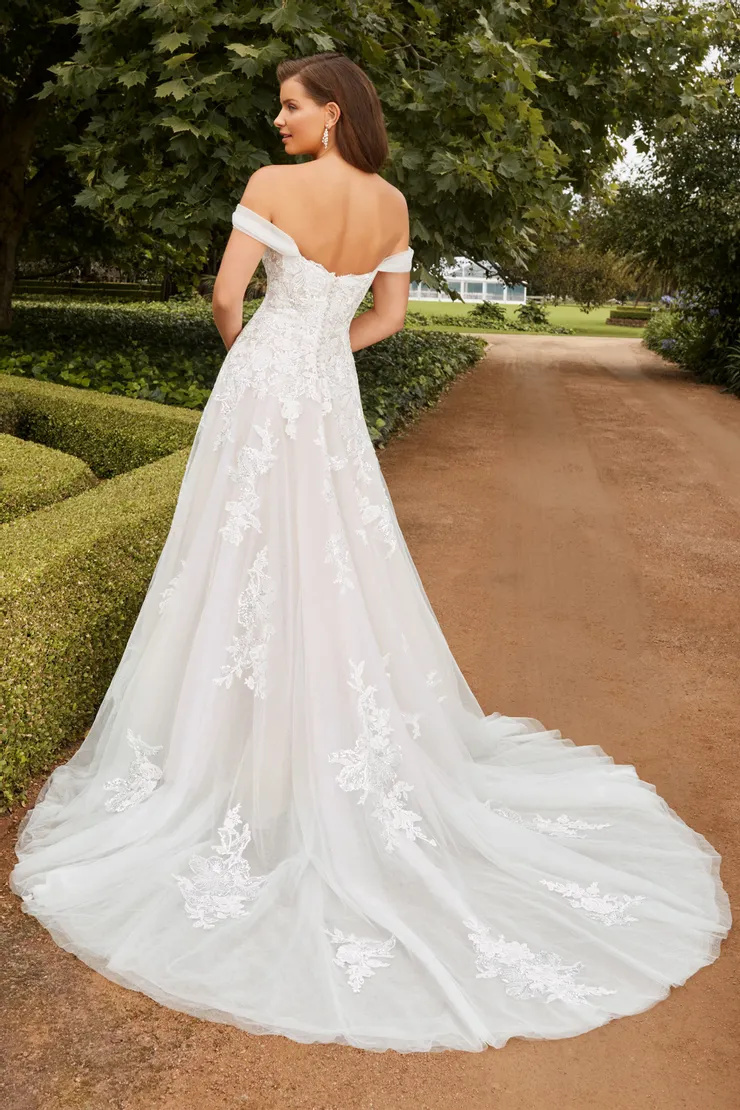 Ethereal Off-Shoulder Sweetheart Wedding Dress #Y22265