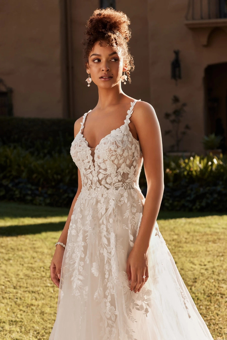 Enchanting A-Line Bridal Gown With Floral Lace # Y3101
