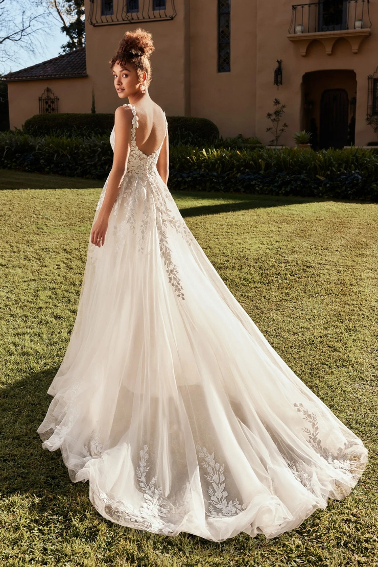 Enchanting A-Line Bridal Gown With Floral Lace # Y3101