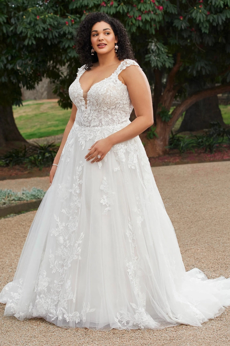 Bohemian Bridal Gown With Illusion Back # Y3107