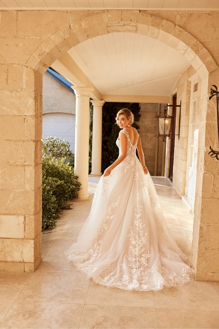 Bohemian Bridal Gown With Illusion Back # Y3107