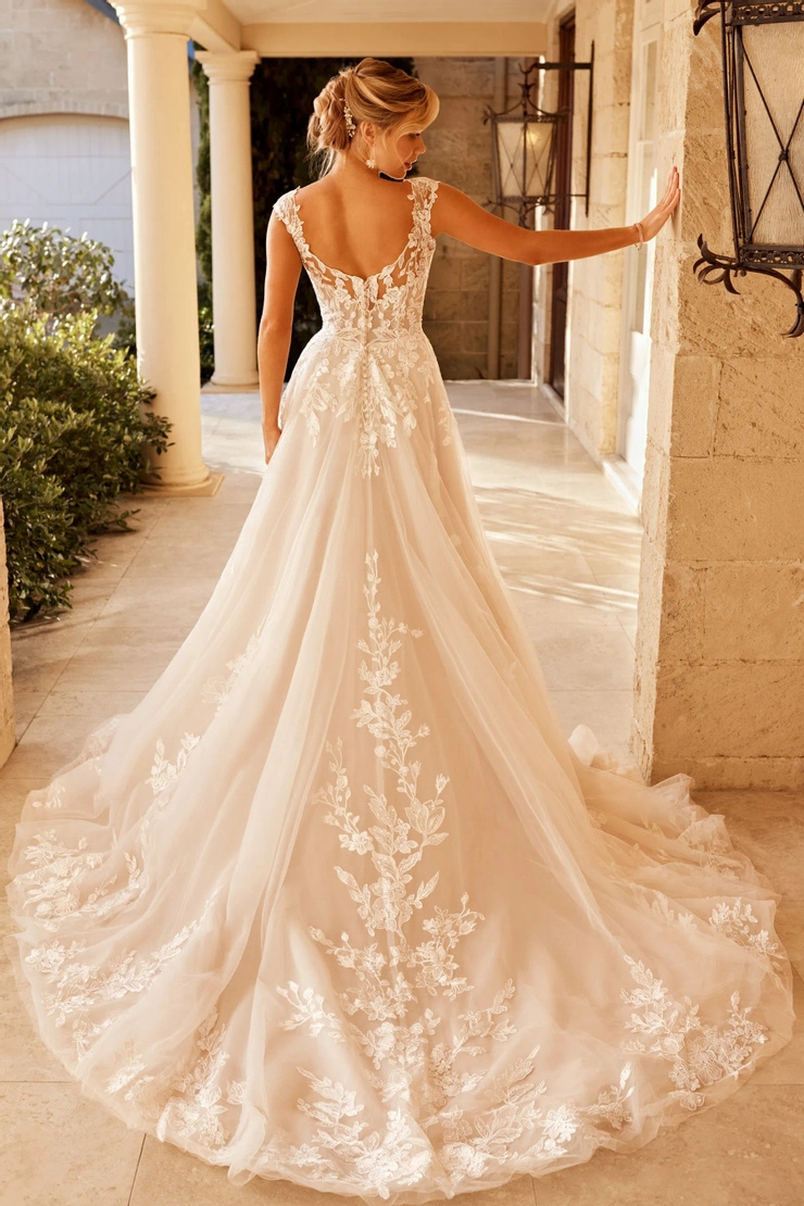 Bohemian Bridal Gown With Illusion Back # Y3107