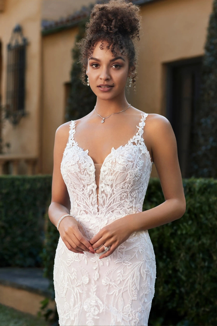 Dreamy Bridal Gown With Fitted Skirt # Y3109
