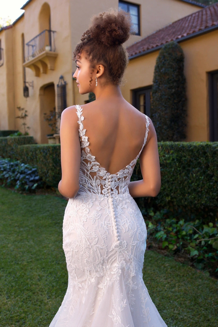 Dreamy Bridal Gown With Fitted Skirt # Y3109
