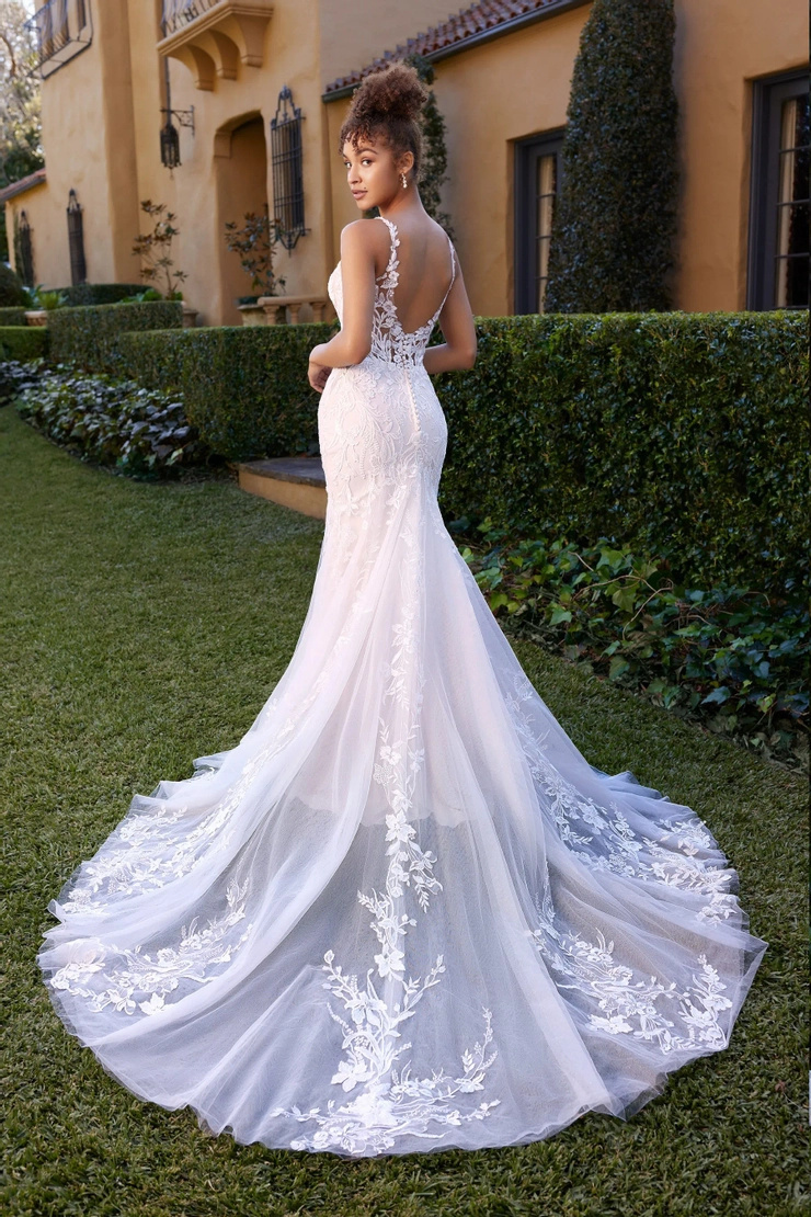 Dreamy Bridal Gown With Fitted Skirt # Y3109