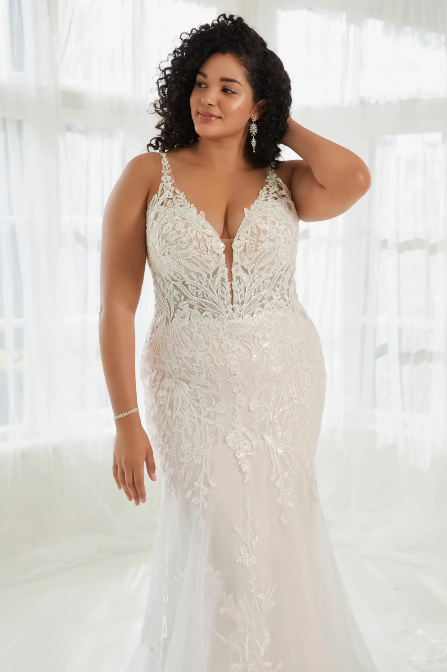 Dreamy Bridal Gown With Fitted Skirt # Y3109