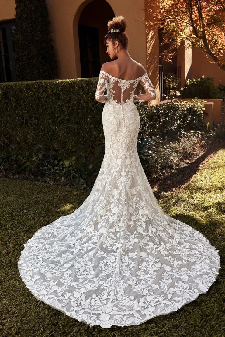 Long Sleeve Wedding Dress With Graphic Lace # Y3114