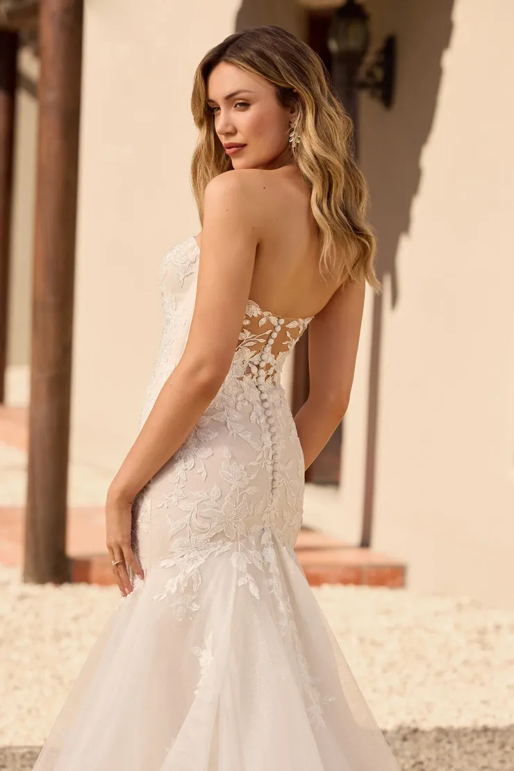 Textured Mermaid Gown With Strapless Neckline # Y3148