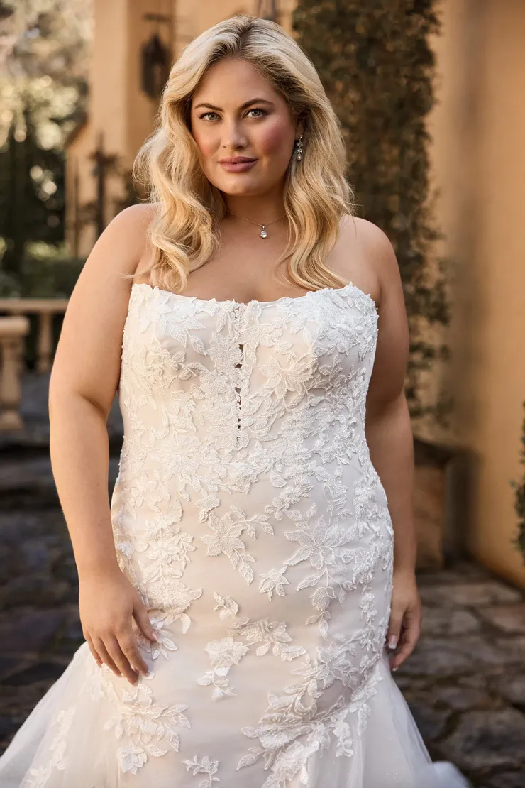 Textured Mermaid Gown With Strapless Neckline # Y3148