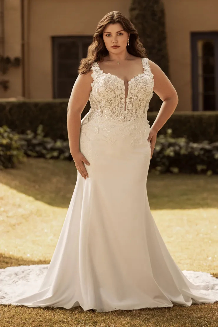 Captivating Bridal Gown With Magical Lace Train # Y3150FI
