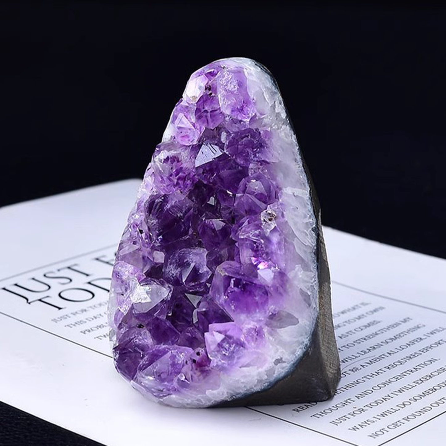 Natural amethyst clusters, positive energy feng shui decorative ornaments, eliminate negative energy to enhance positive energy and luck, optimize the magnetic field for home work and home, Valentine's Day, Thanksgiving, Father's Day, Mother's Day gifts