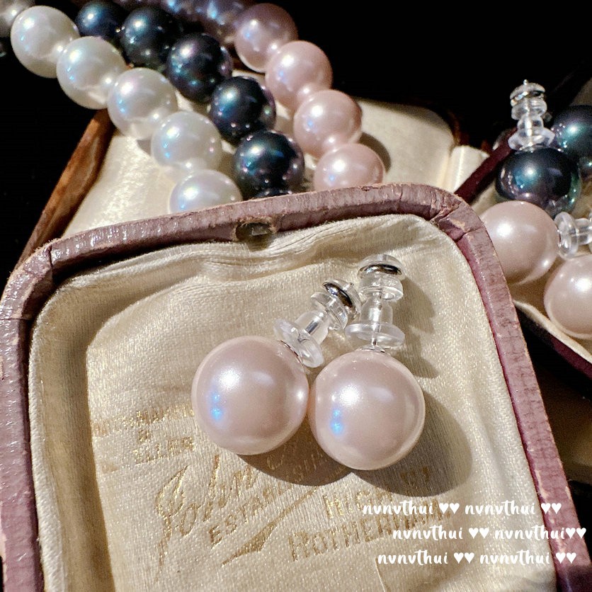 "Mermaid's Tears: Opulent Pearl Necklace"--13mm