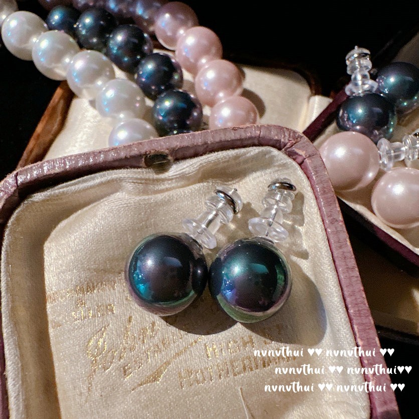"Mermaid's Tears: Opulent Pearl Necklace"--13mm