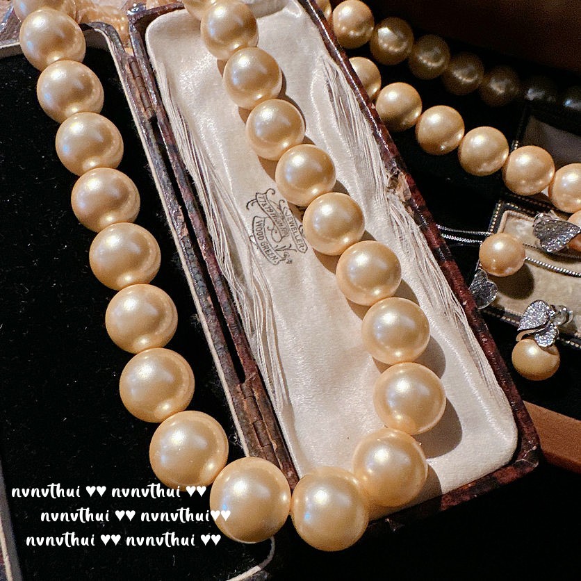 "Mermaid's Tears: Opulent Pearl Necklace"--13mm