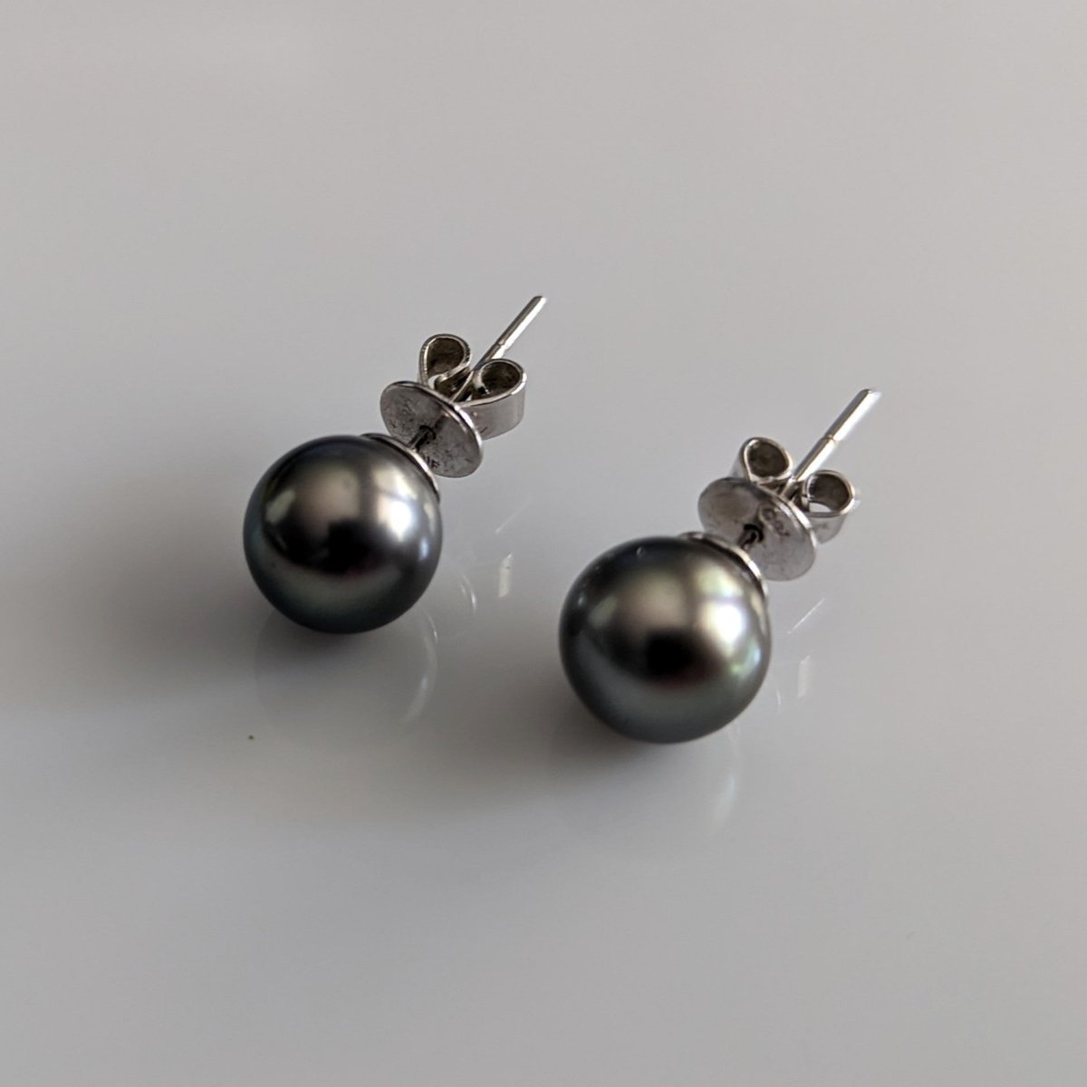 9-10mm Tahitian Pearl Stud Earrings