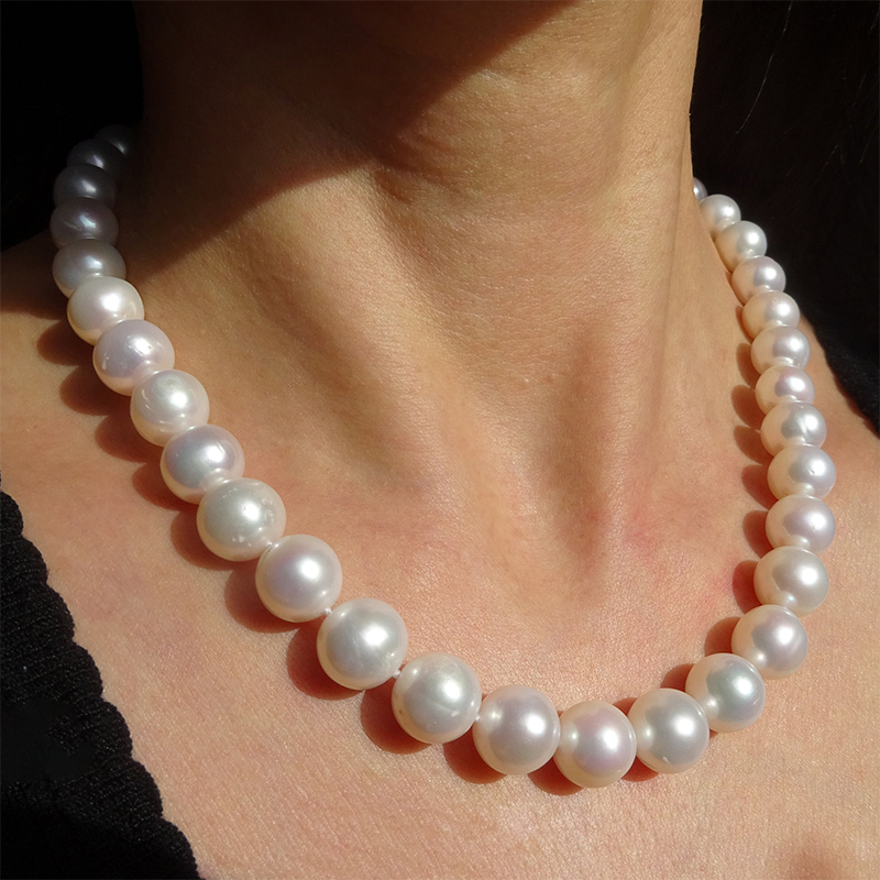 18'' 12 mm High-Luster Venus Pearl Necklace - AAA Quality