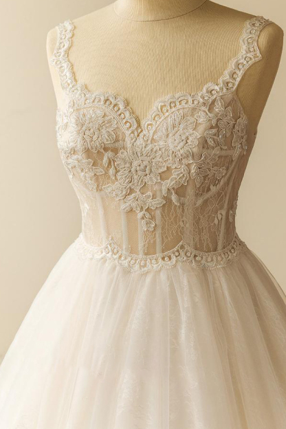 Elegant Long Sweetheart Appliques Lace Tulle A-line Wedding Dress