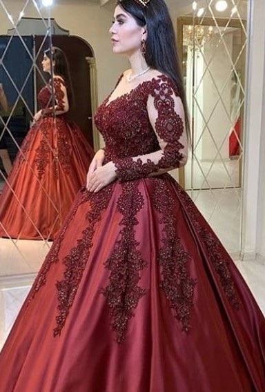 Gorgeous Red Appliques V-neck Long Sleeve Ball Gown Prom Dresses