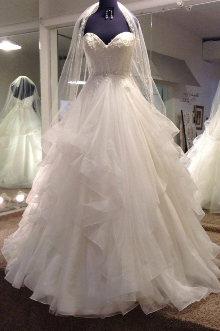 White Tulle Sweetheart Ball Gown Long Lace Wedding Dress