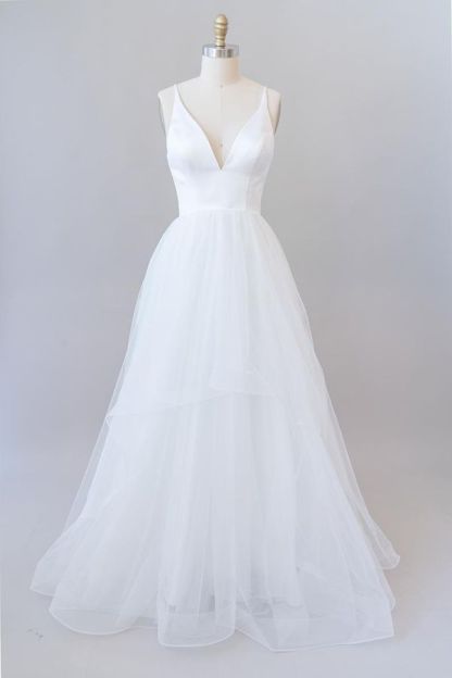 Beautiful Long V-neck Tulle A-line Wedding Dress