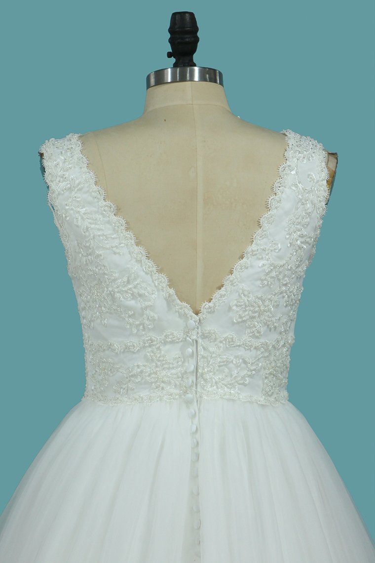 Plus Size Long V-neck A-Line Appliques Lace Backless Tulle Floor-length Wedding Dress