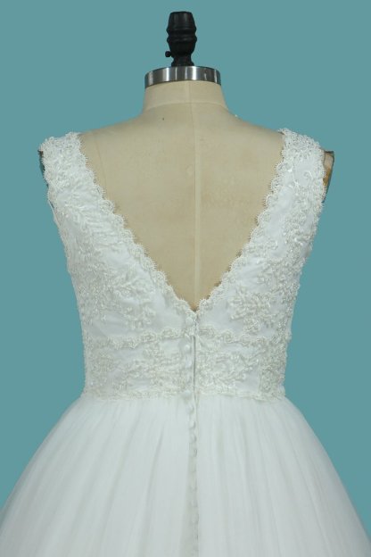 Plus Size Long V-neck A-Line Appliques Lace Backless Tulle Floor-length Wedding Dress