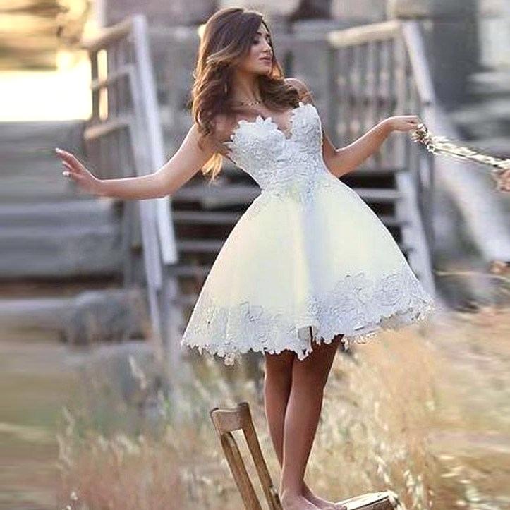 Elegant Short A-line Sweetheart Appliques Lace Prom Dresses