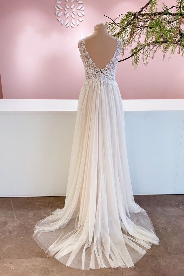 Long Wide Straps A-Line Ruffles Floor-length Tulle Backless Wedding Dress With Floral Lace