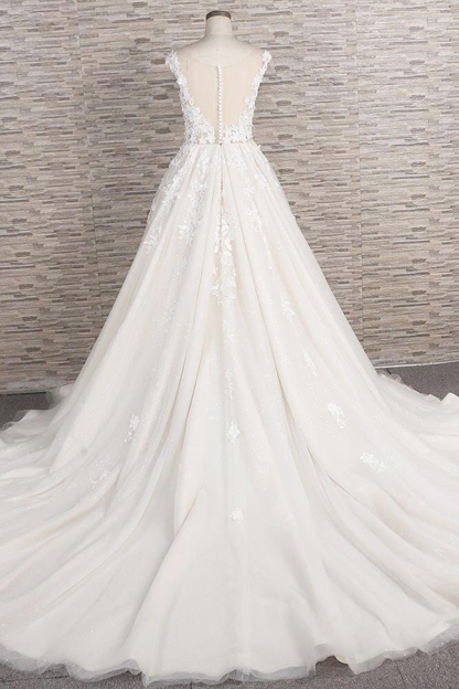 Elegant Plus Size Long Lace Appliques Tulle A-line Wedding Dress