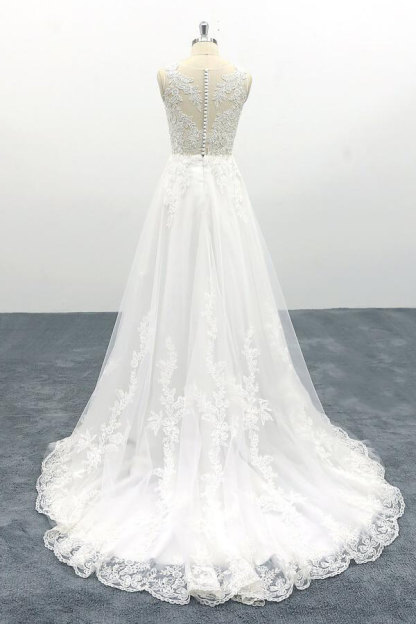 Elegant Long Appliques Lace Tulle A-line Wedding Dress