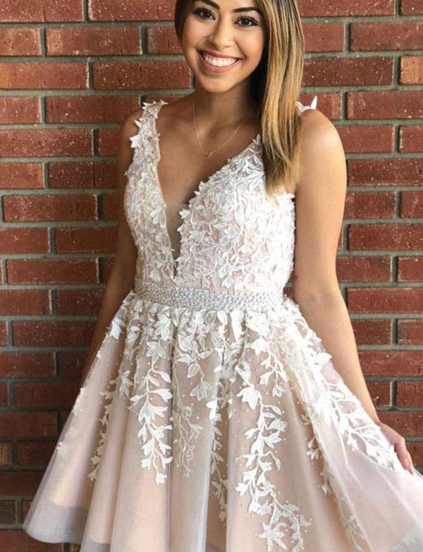 Short A-line V-neck Tulle Appliques Lace Homecoming Dress