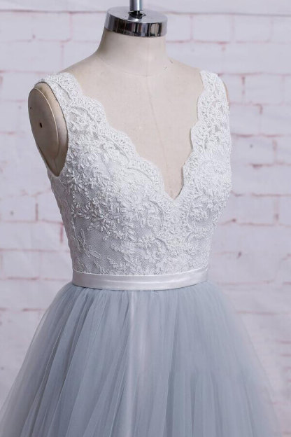 Elegant Long V-neck Lace Tulle A-line Wedding Dress
