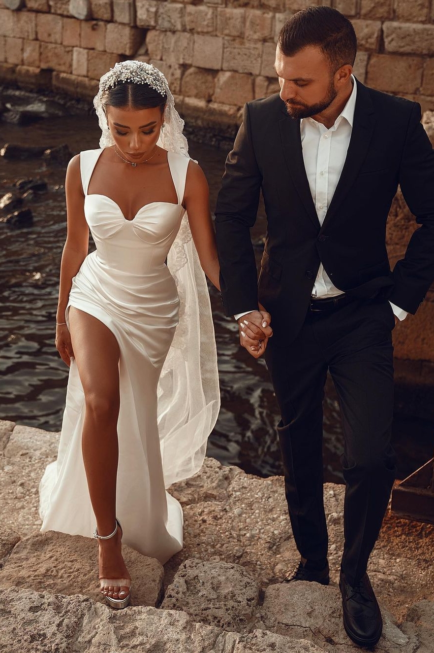 Elegant Long Mermaid Sweetheart Satin Formal Prom Dress with Slit